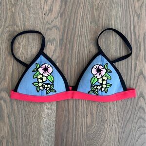 NWOT Triangl bikini top